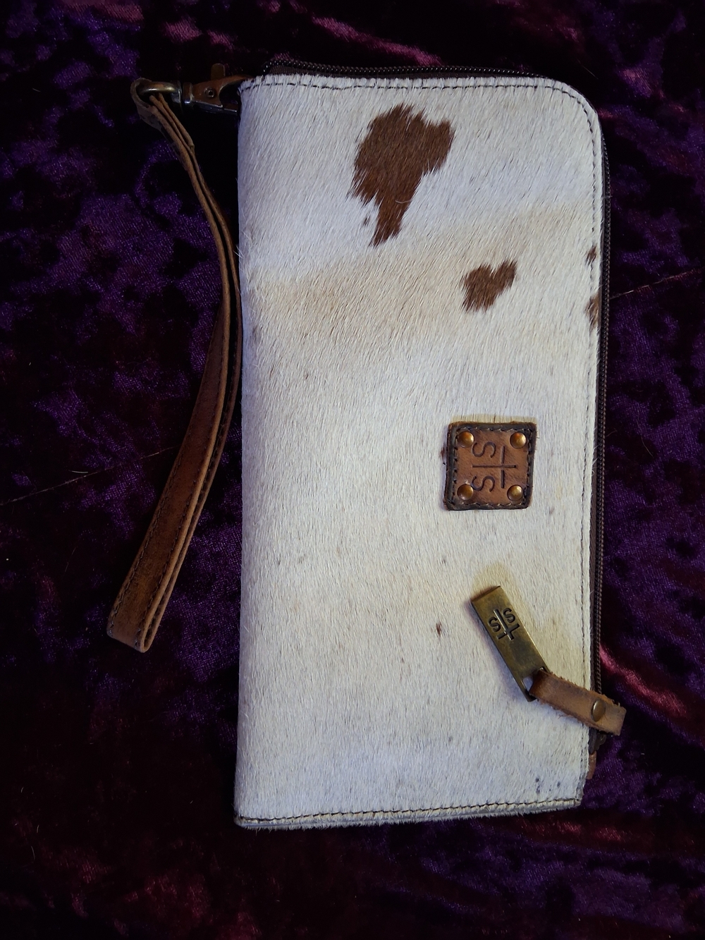 STS Ranchwear Classic Cowhide Clutch